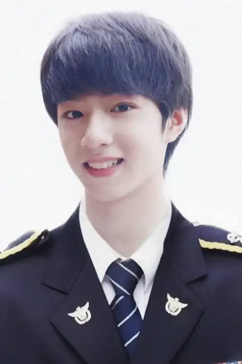 刘耀文 证件照 自留