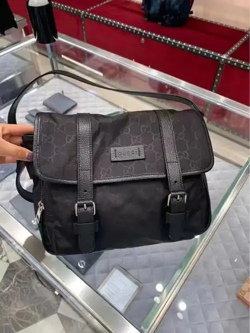 法国巴黎代购  #代购渠道  #邮差包  #gucci  #gucci  #gucci  #古