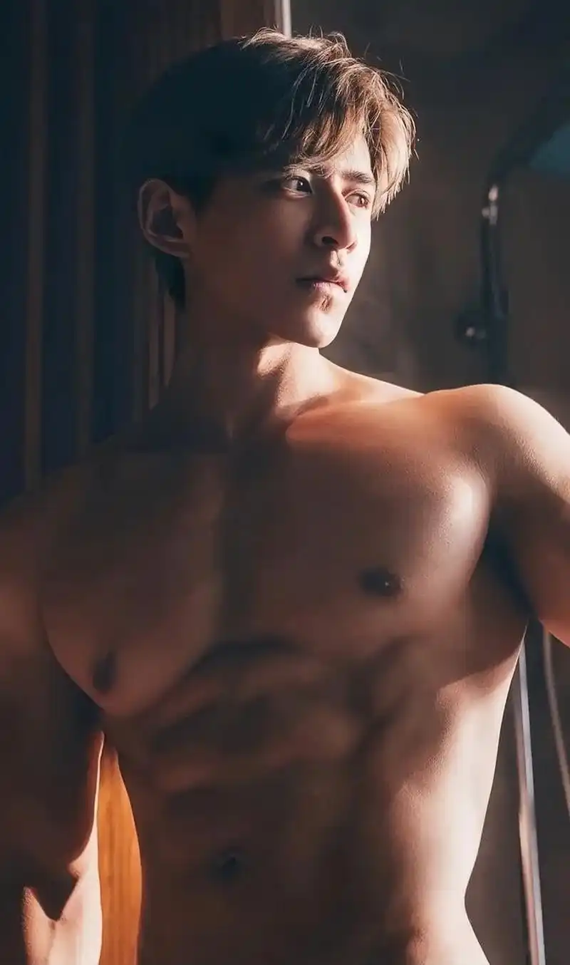 肌肉男 #腹肌 #帅帅的大男孩  - 抖音