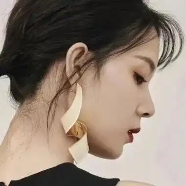 侧脸头像女生阳光悲伤