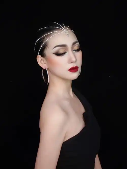 拉丁舞妆舞台妆