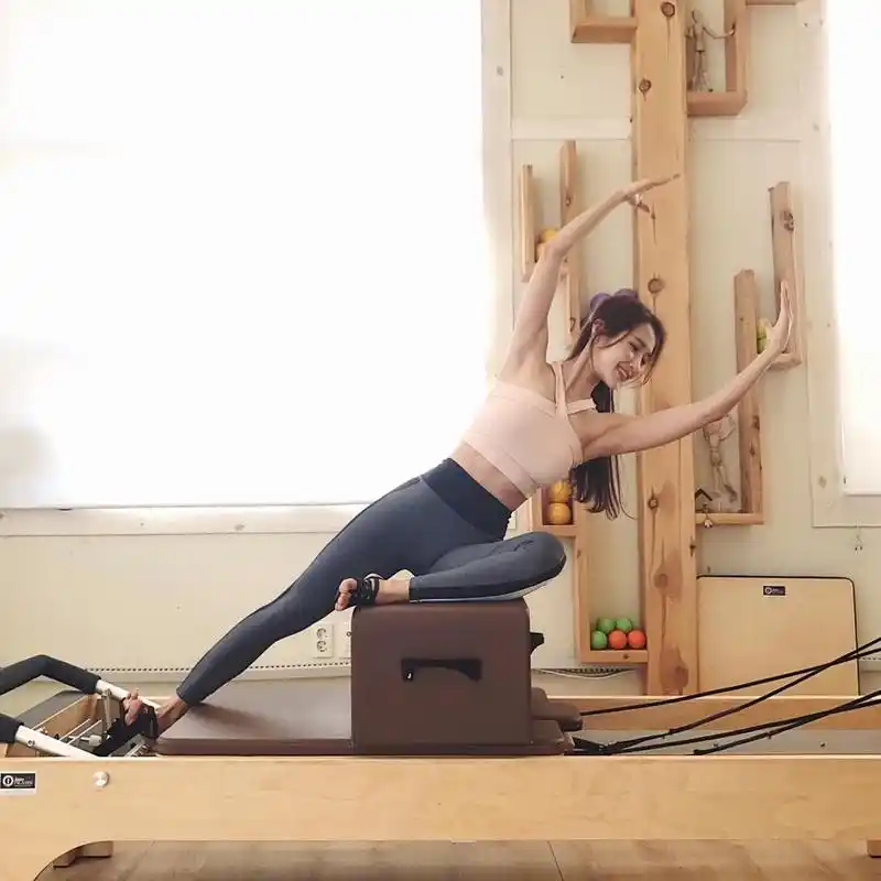 韩国美女健身教练马甲线(韩国美女教练,爱练瑜伽,初恋脸 马甲线身材,3