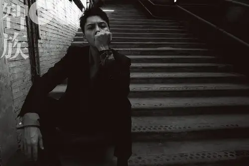 9 陈伟霆《gq》封面大片 绅士型格无惧无畏