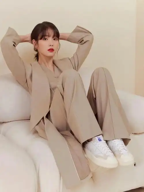 iu同款厚底小白鞋nb下一个爆款
