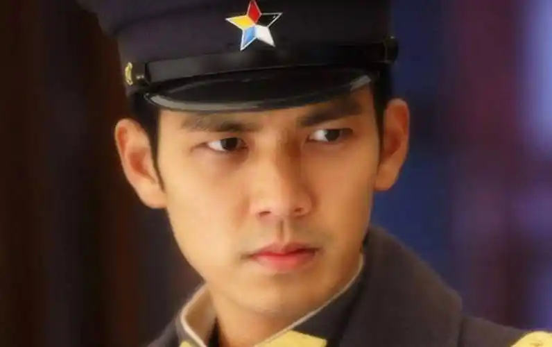 "天涯四美"钟汉良,瞒了10年的老婆,是我们熟悉的她_时候_谢易桦_深情