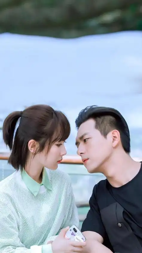 杨紫李现新剧代拍风波:捧脸路透一日爆红