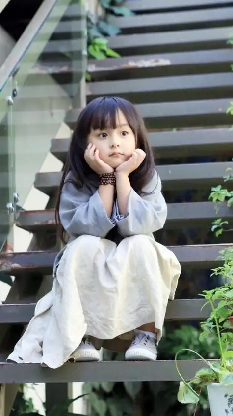 回顾刘楚恬:2岁出道年入百万,因长相甜美被禁止整容,现长成啥样