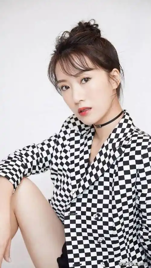 李念才是真尤物,性感饱满韵味十足!_身材_才华_魅力