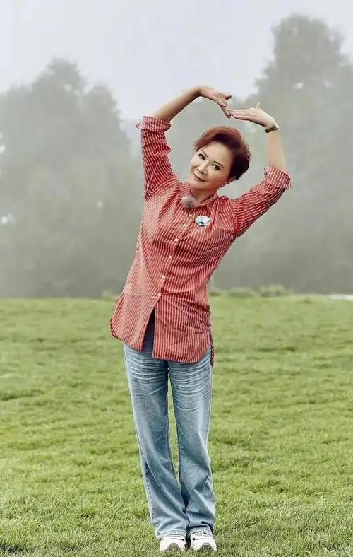 蔡明:嫁初恋丁秋星,结婚38年生一娃,如今娃是她的骄傲