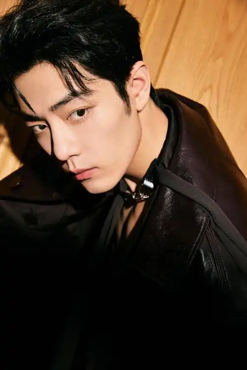 肖战还是那么爱请客##肖战限定狼尾