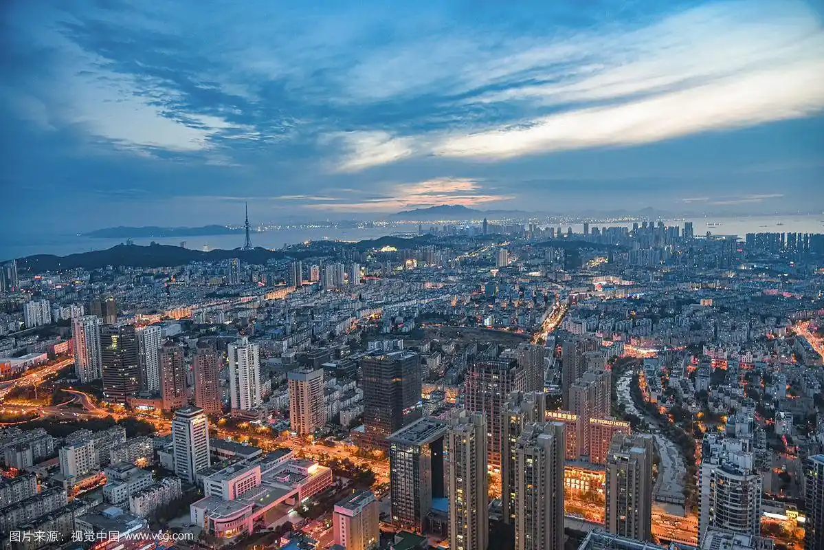 青岛市区夜景鸟瞰图