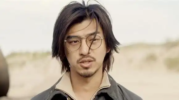 后会无期:冯绍峰和陈柏霖国境线互道别离,两人只剩下一条狗-影视综