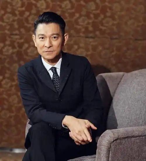 刘德华不仅演技精湛歌技好颜值高还是一位有手艺的理发师