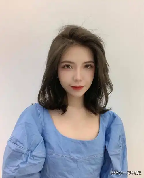 流行什么发型(2021年女生流行什么发型)