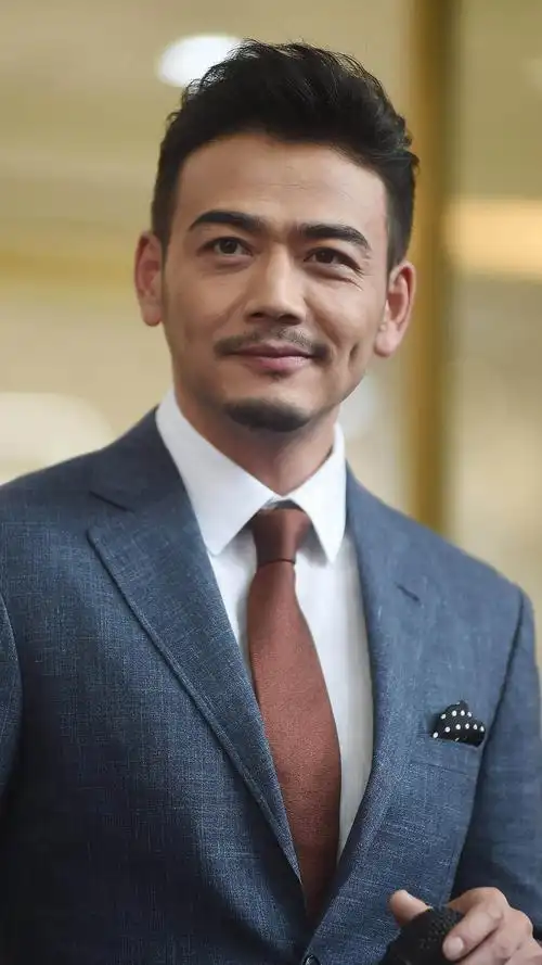 杨烁,帅哥,魅力,西装,时尚,明星,手机壁纸,锁屏壁纸"小包总"杨烁 手机