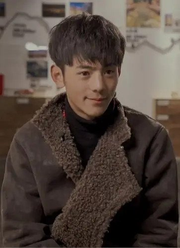 丁真珍珠发型变化史