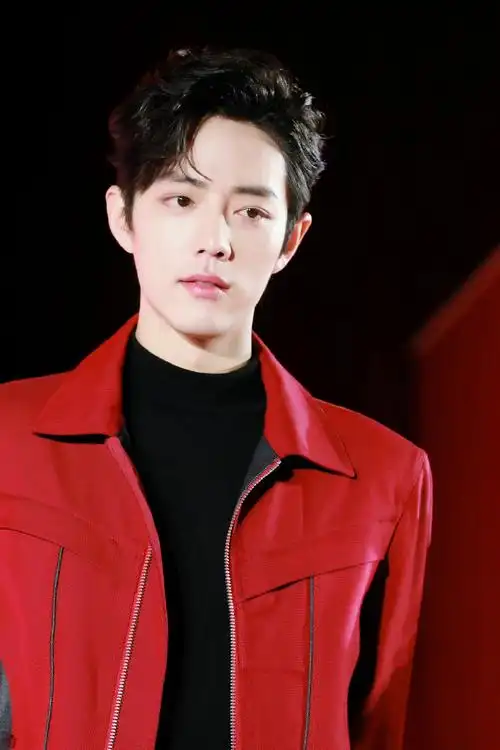 肖战#肖战96怎么会有这么好看的人啊让人挪不开眼睛的红衣战笑容