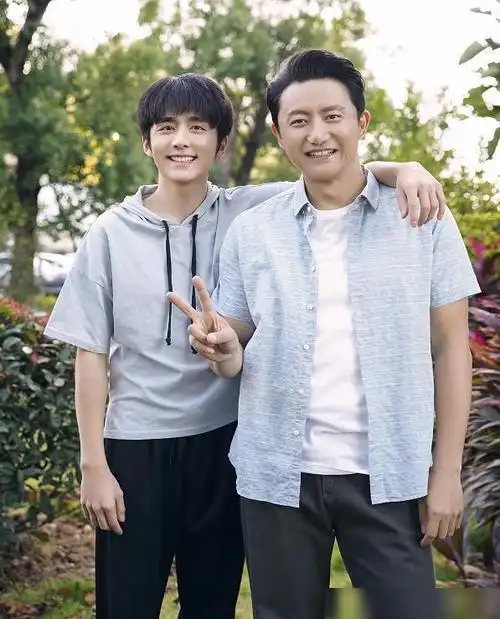 当他站在182的宋威龙身边,瞬间明白了|谭松韵|电视剧|演艺事业_网易