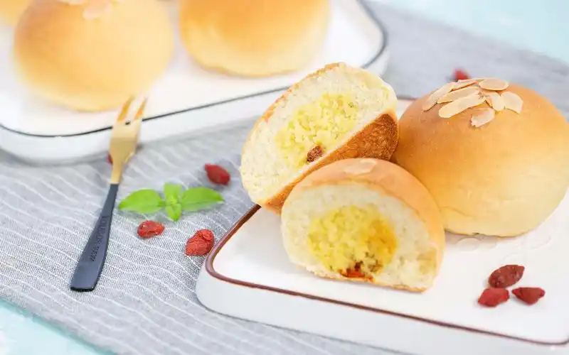 小米面包除了少糖少油无添加这道美食还加了营养满满的应季食材风味更