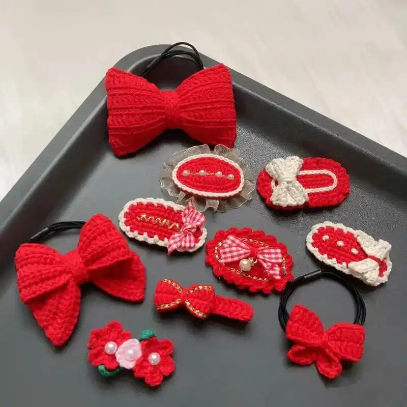 各种新年发夹,红红火火可可爱爱#手工diy毛线编织 #毛线发 - 抖音