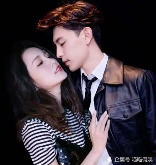 工作室用情侣头像不算啥,看到李沁邓伦的动态后,是在隔空喊话吗