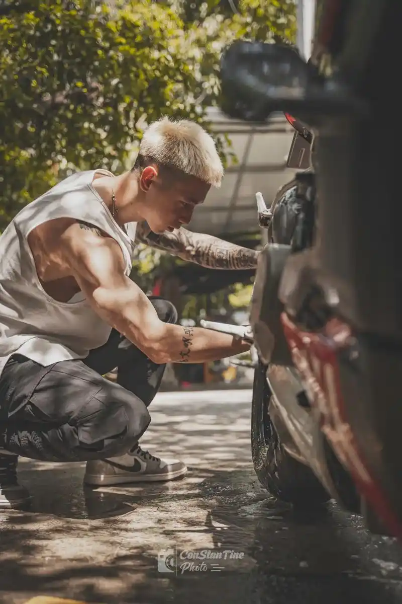 机车摄影 #机车壁纸 #杜卡迪 #肌肉男 你们喜欢这样的洗 - 抖音