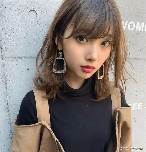 适合长脸女士的10款发型,时尚减龄又显气质,衬托脸型又有高级感_刘海