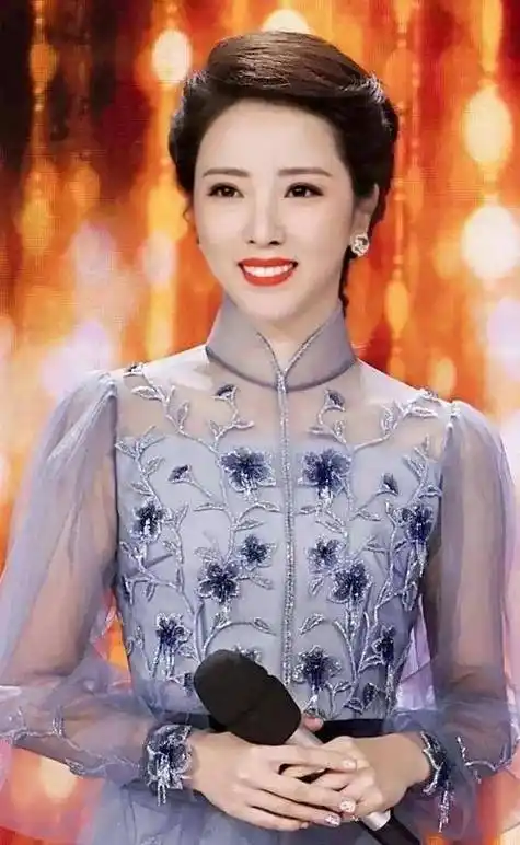 春晚八大主持人颜值与才华大比拼:周迅垫底,榜首实至名归