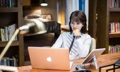 致所有为生活而努力奋斗的女人们!