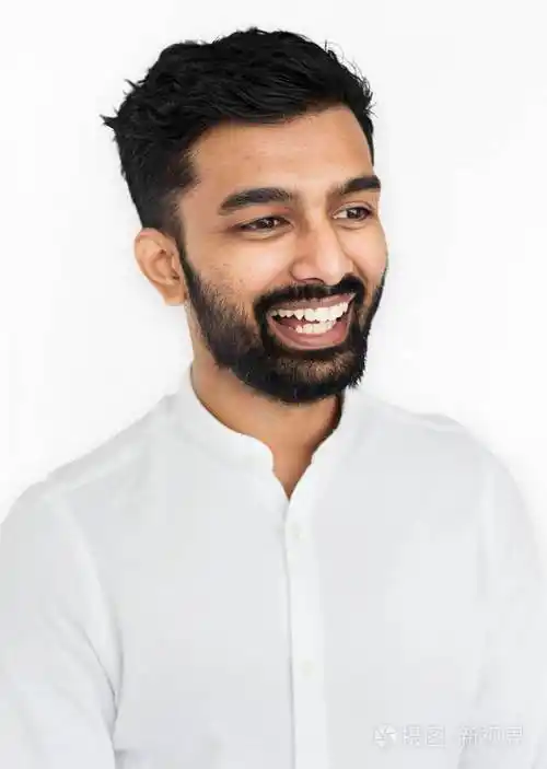 性格开朗的印度人的脸