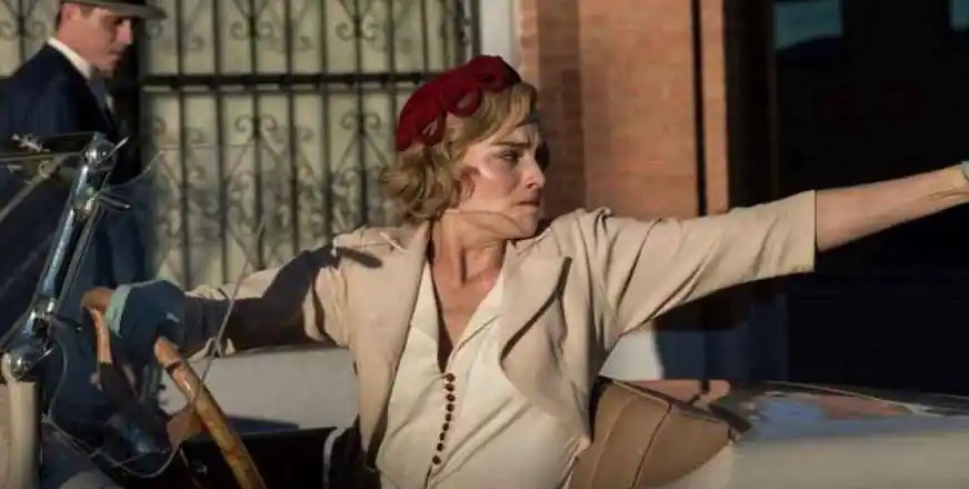 女劫匪抢劫银行,却爱上帅气小鲜肉,两人携手《末路狂奔》