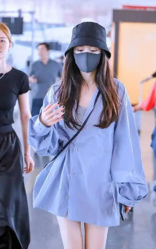 原创杨幂衣品真的好短裤和短裙穿搭都能轻松驾驭演绎出专属时尚美