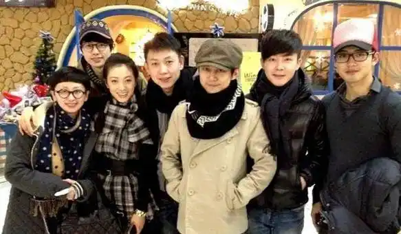 长相引争议,默默付出20年却受何炅冷眼!_王菁_赵丽颖_工作