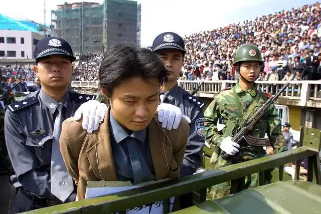 罪犯被执行枪决前他们为什么都沉默不语呢其实原因很简单