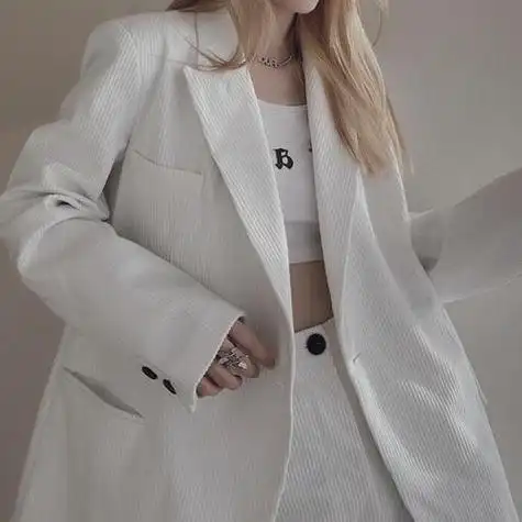 西装女生头像霸气 霸气头像图片大全 -【爱个性】