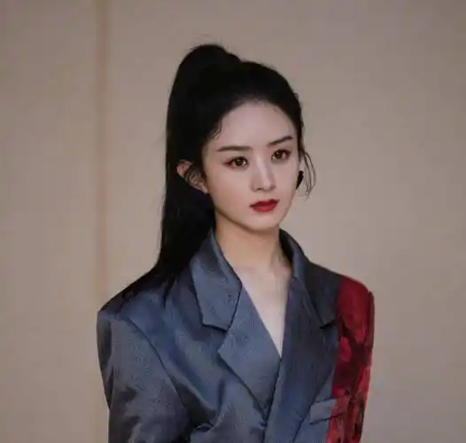 咱就是说,赵丽颖这个事业奋斗史还挺励志的.