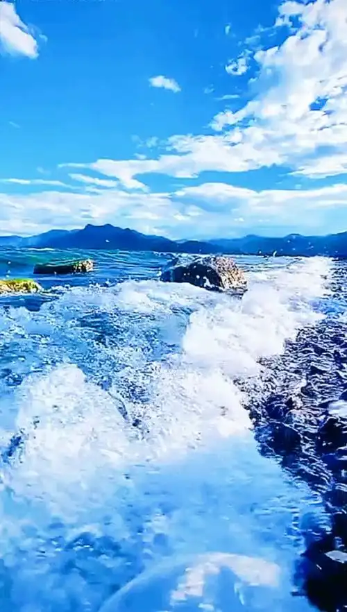 海纳百川,像大海般大度宽容待人