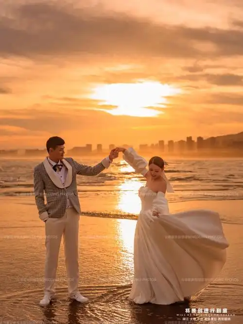 自带滤镜的夕阳光影78三亚海边氛围感婚纱照