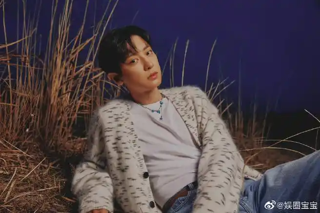 朴灿烈 单封#这组照片有点绝,作为一个路人都有点戳到.