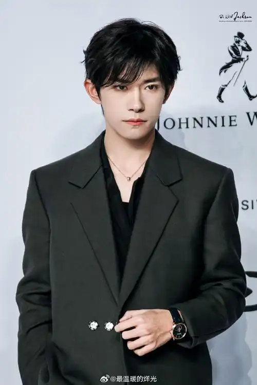 emporio armani全球代言人易烊千玺##易烊千玺 米兰时装周