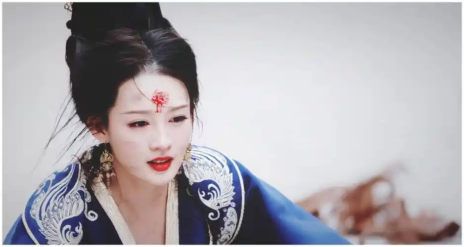 原创28岁李沁又惊艳6套古装造型妆容精致演绎淳儿黑化全程