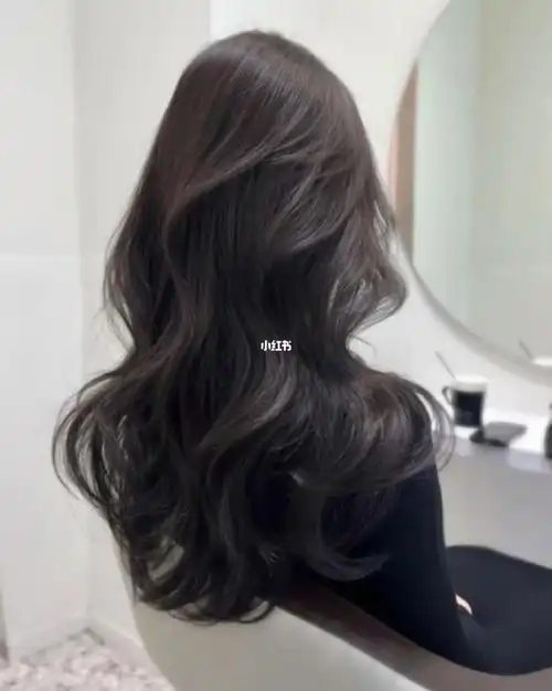 中长发女生必备的温柔法式烫发