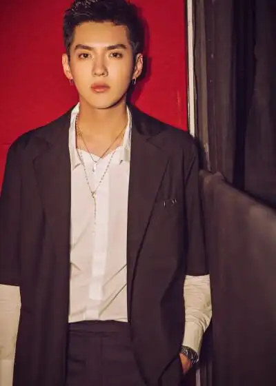 壁纸 明星 吴亦凡 帅哥 男神 小爷 | 你是我见过最美的风景| 你的微笑