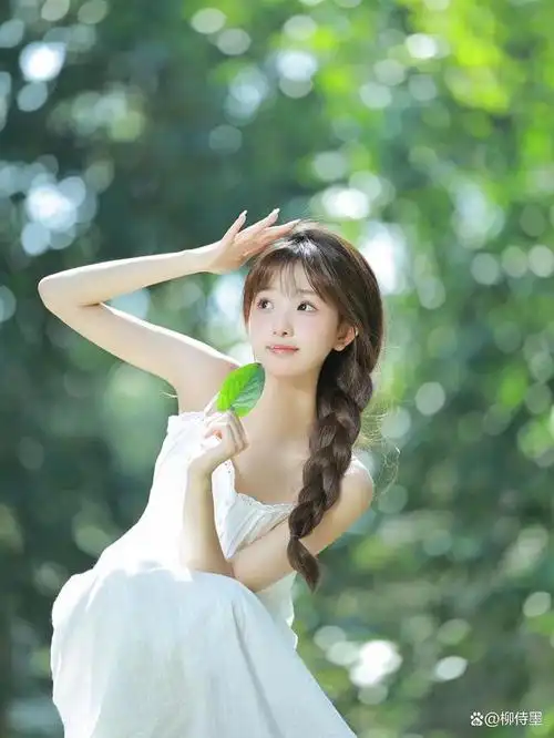 夏天怎么拍人像?学会姿势和技巧,拍照高级又出彩