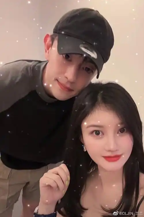 邓伦#合影都是别人的9393939393