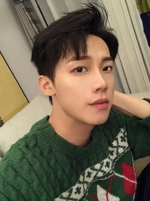 这才是男生该剪的发型清爽干净显帅气