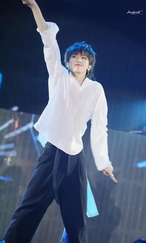 蔡小葵可爱到飞起