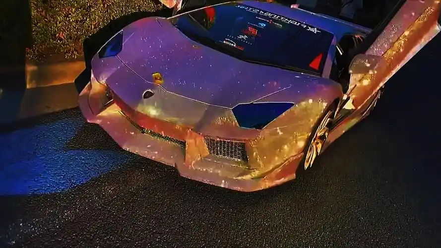 兰博基尼#整车镶嵌136500颗钻石,寓意"满天星",你们喜欢的话,就收藏