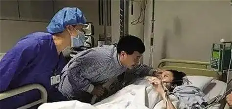 姚贝娜,那位在歌声中绽放的生命之花,于2015年1月16日因乳腺癌的复发