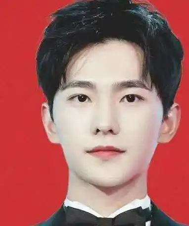 明星"证件照"流出,张艺兴差距太大不敢认,王源惊艳了时光